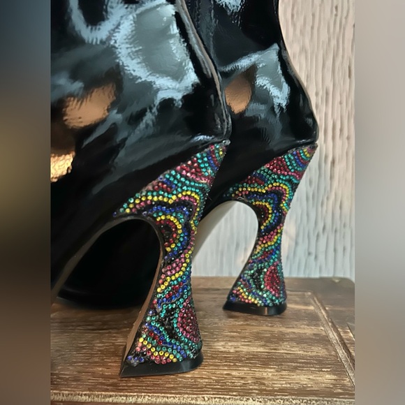 🍒🌸🍒Betsey Johnson Black Patent Averie Rhinestone Heels Ankle Booties🍒🌸🍒 - Picture 6 of 9